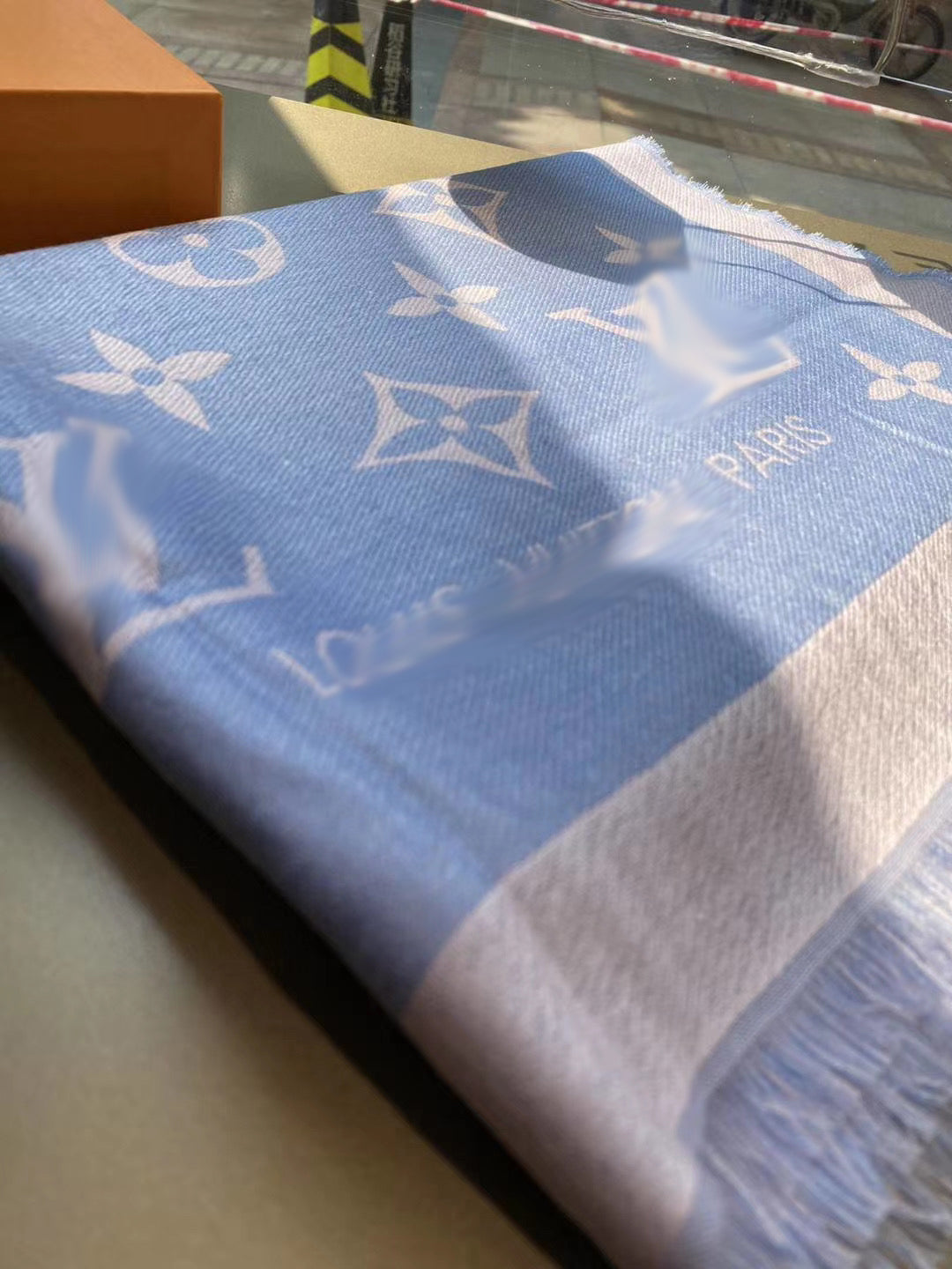 CLTH010  70%wool，30%Pure Silk    200x70cm