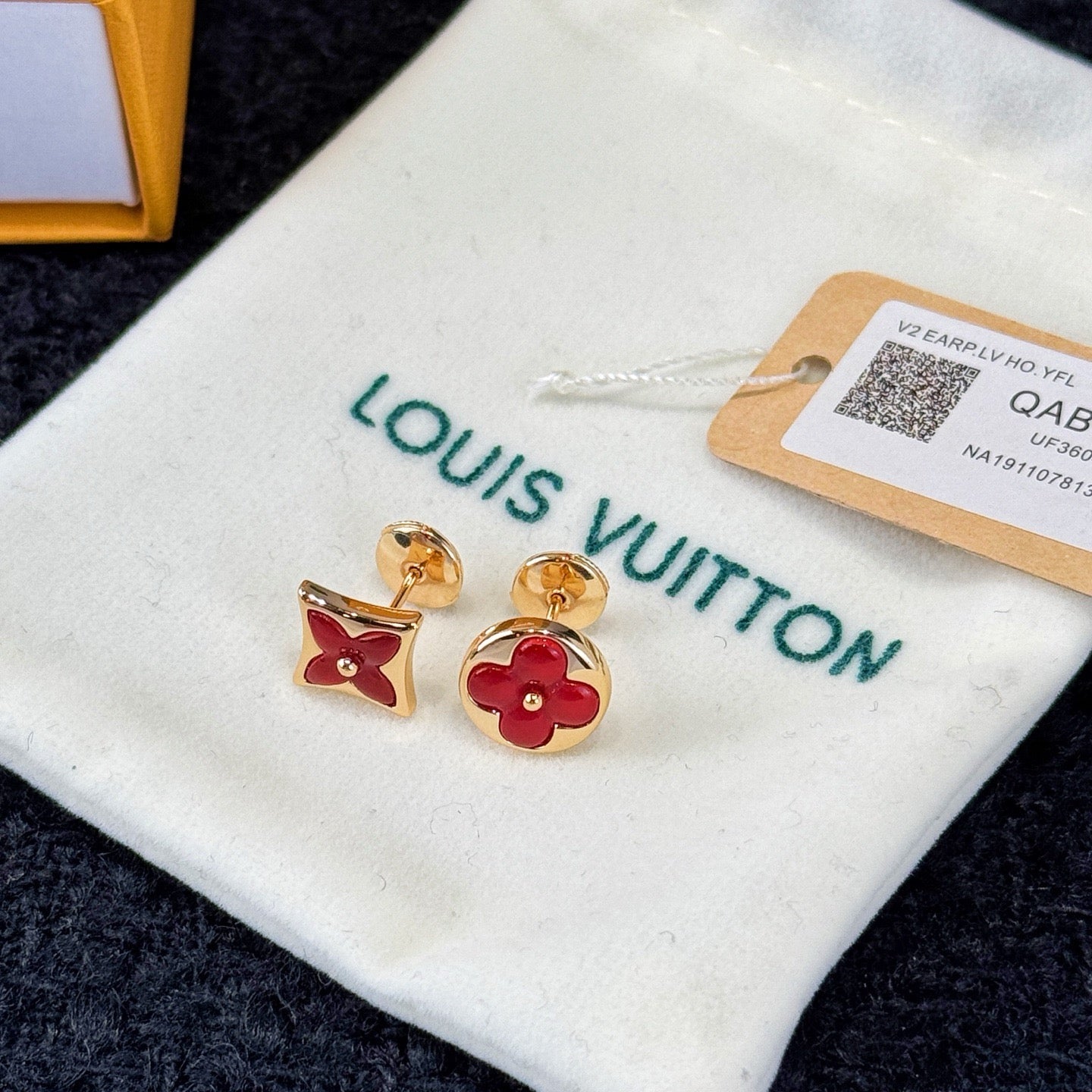 JW1018 LV Color Blossom BB Sun Ear Stud/Bracelet, Pink Gold and Cornelian